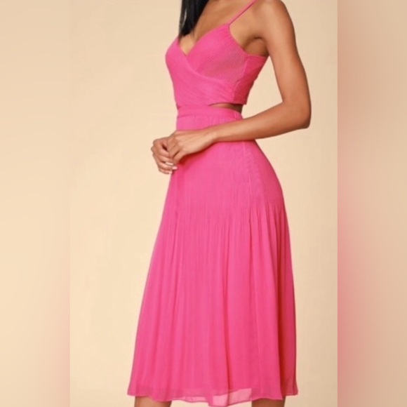 ali & jay for the gram chiffon midi dress Ali & Jay For the Gram Fuschia Midi Cut Out Dress S